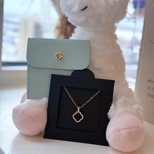 Lucky 🍀 Flower with Black Pendent Necklace